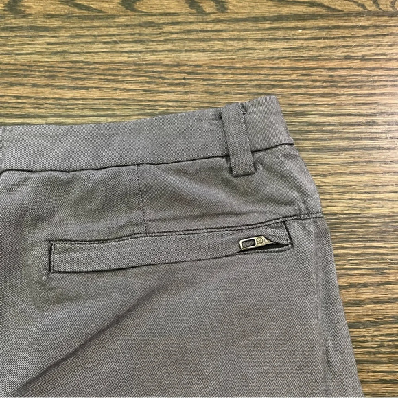 Lululemon 9” gray shorts size 33 - Picture 7 of 7